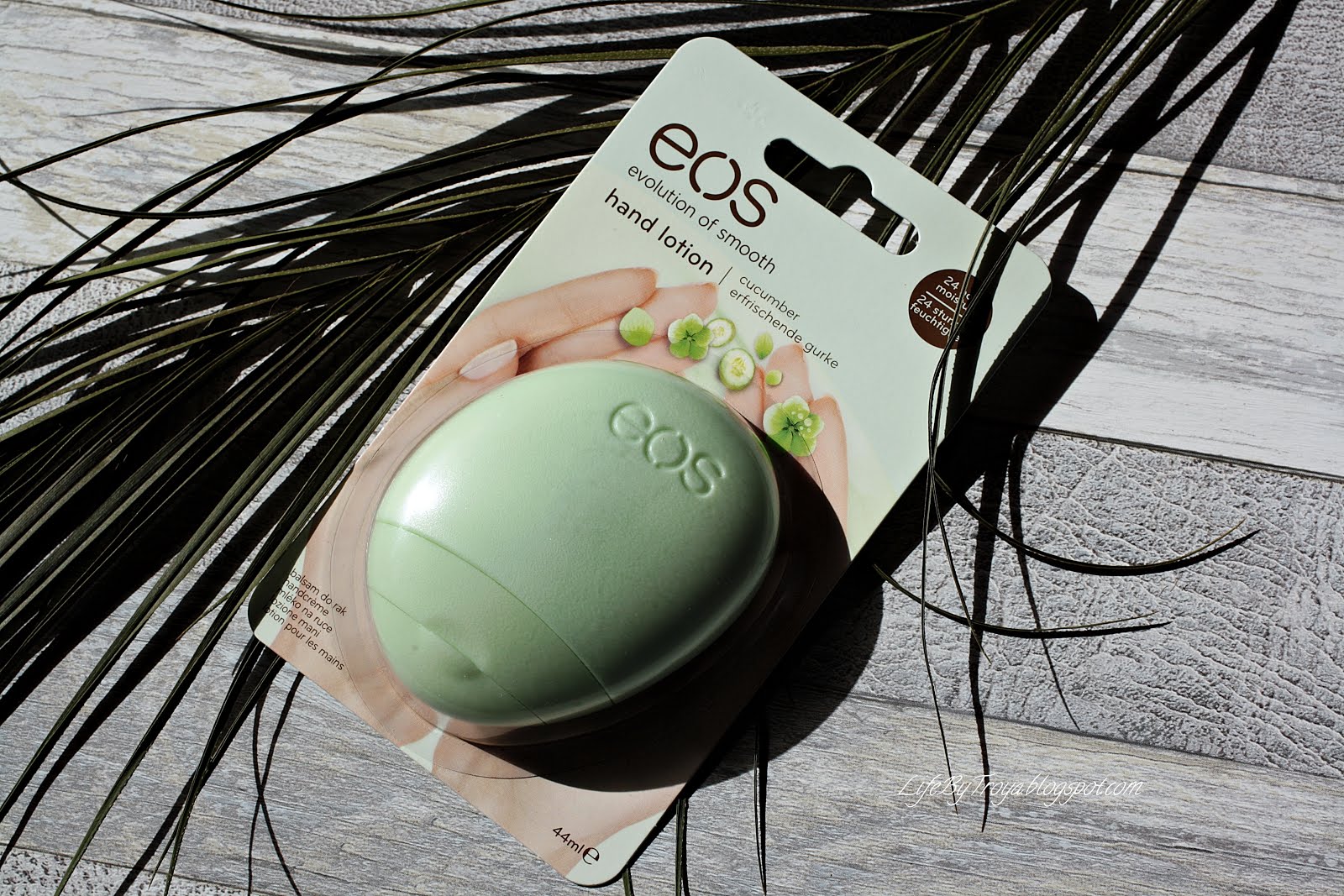 Review EOS Hand Lotion Cucumber Troya's Land