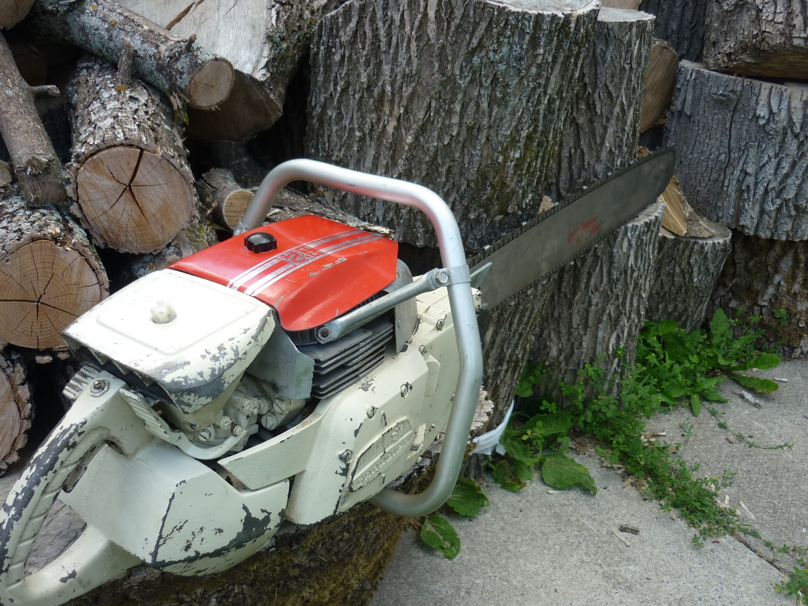 VINTAGE CHAINSAW COLLECTION PM 385 (POWER MACHINERY).