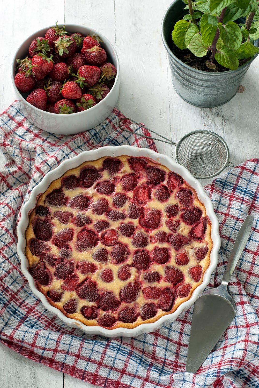 Francuskie clafoutis z truskawkami