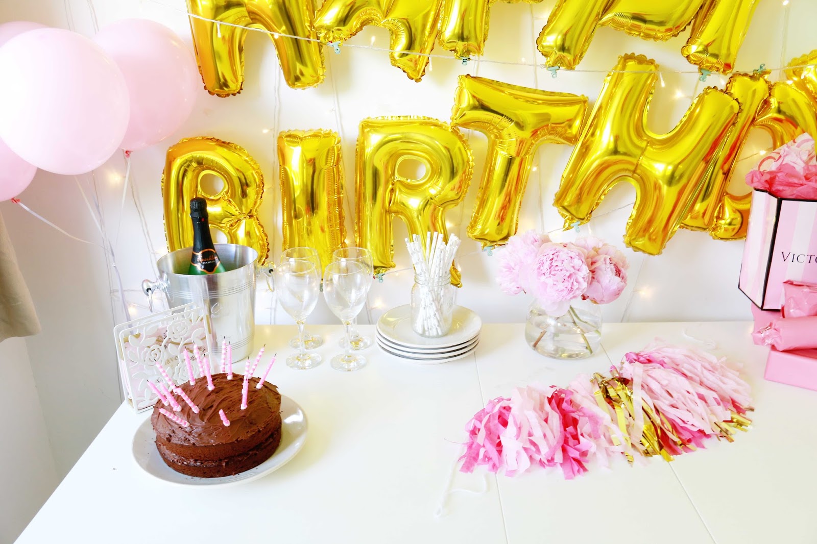 party, how to do birthday brunch on a budget, pinterest, balloons, birthday party, lifestyle, party, cheap party, pinterest party ideas, bithday brunch 