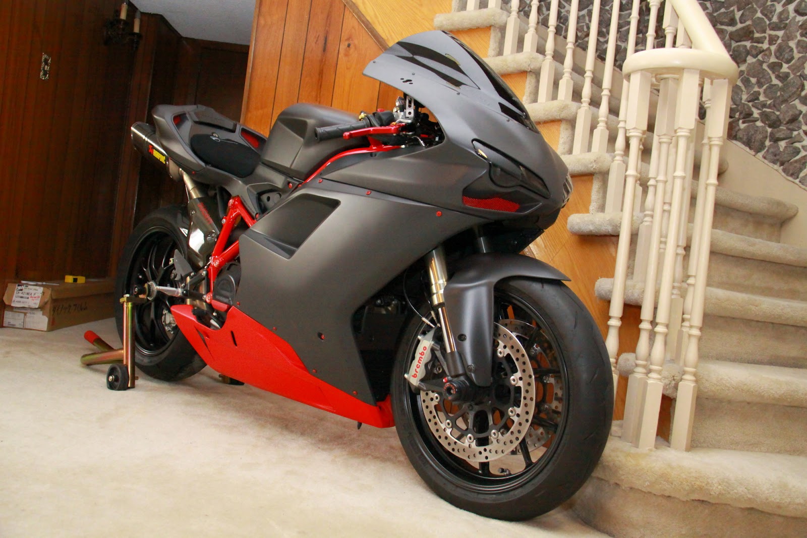 Дукати rc8