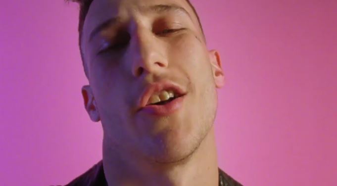 Modello e modella Calvin Klein pubblicità collezione 2017 - Foto testimonial