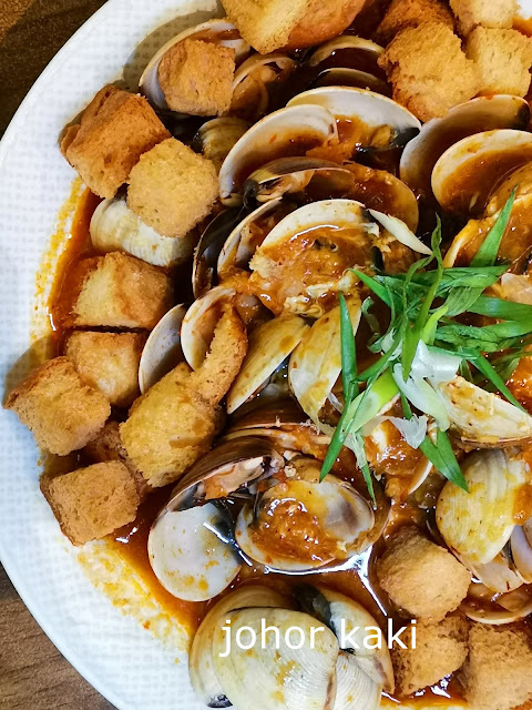 Lunch with Chef Chung Deming - Mod Sin Frontrunner @ The Quarters Icon Village Extension Lunch with Chef Chung Deming - Mod Sin Frontrunner @ The Quarters Icon Village Extension