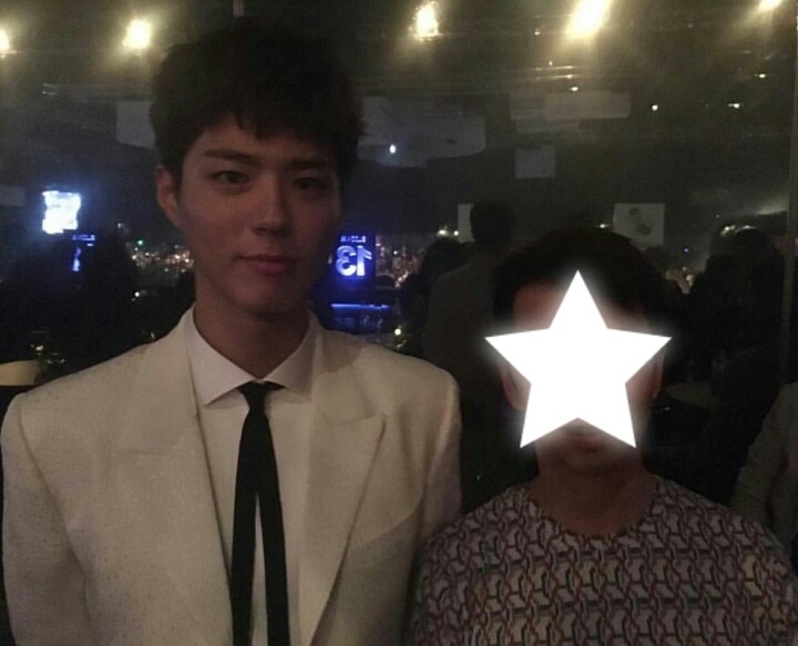 박보검 어제자 흰수트, 레드카펫 입장.gif | 인스티즈