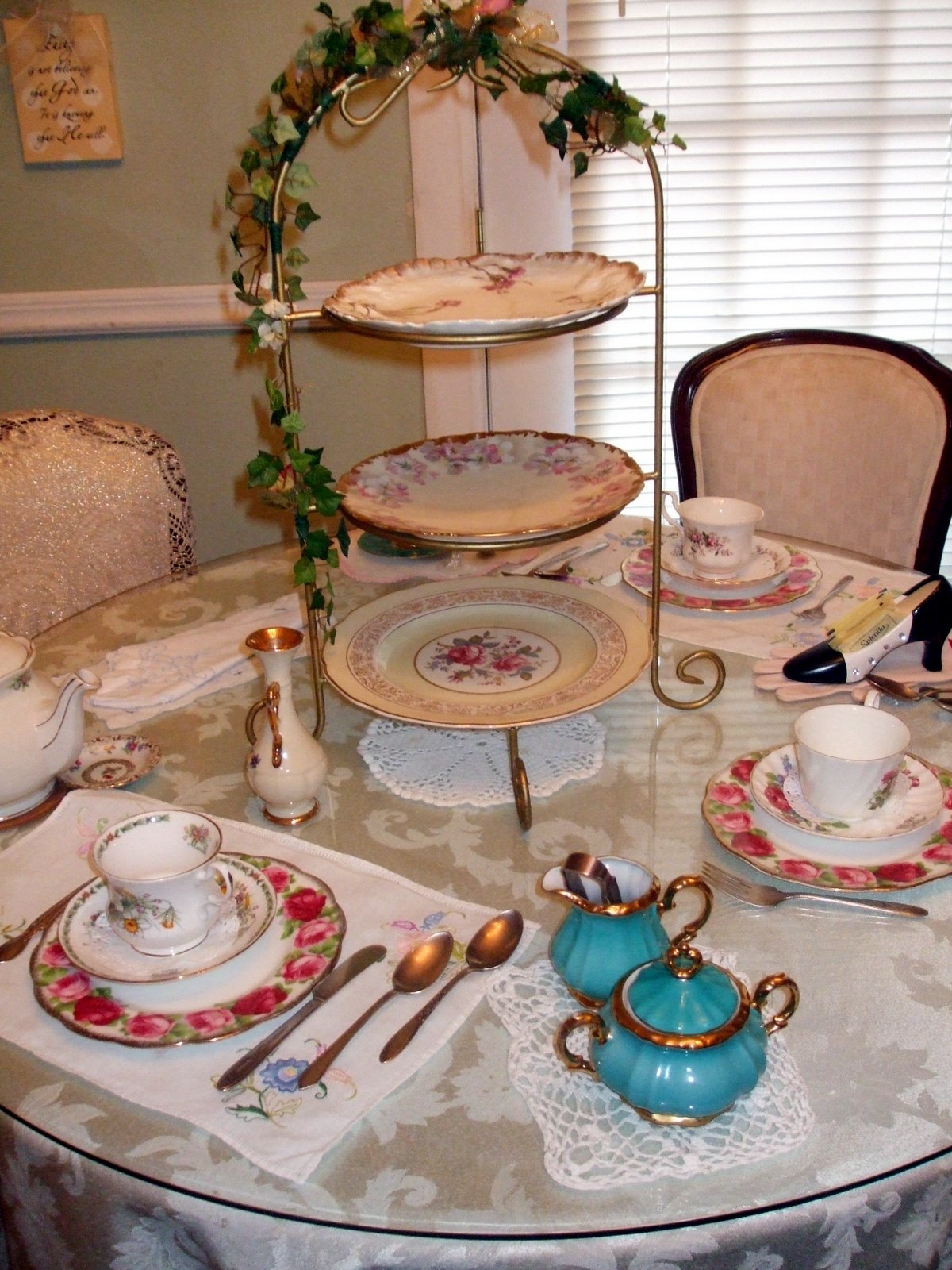 Rosemary's Sampler Tea Room Ambience