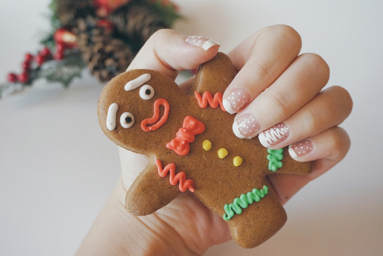 sarahjslee Easy White Christmas Nail Tutorial