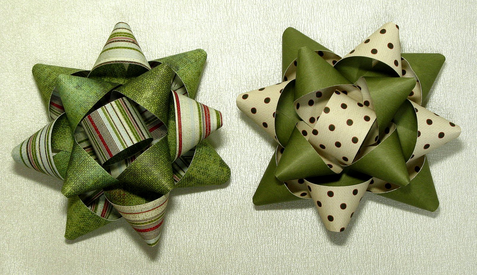 Paula's Space Make Gift Bows from Cardstock!