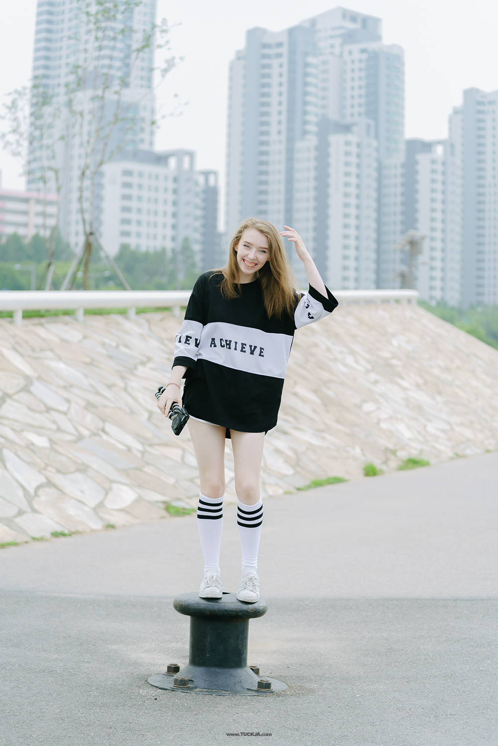 sporty summer look uk korea style fashion blogger