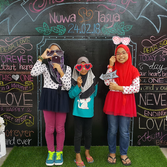 Warna Warni Photobooth Papan Hitam by lubukseni.com