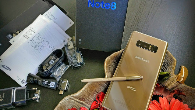 Samsung Galaxy Note 8 video-unboxing