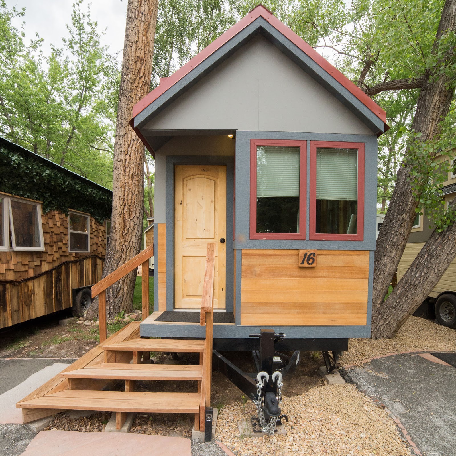 TINY HOUSE TOWN The Heritage River Birch (165 Sq Ft)