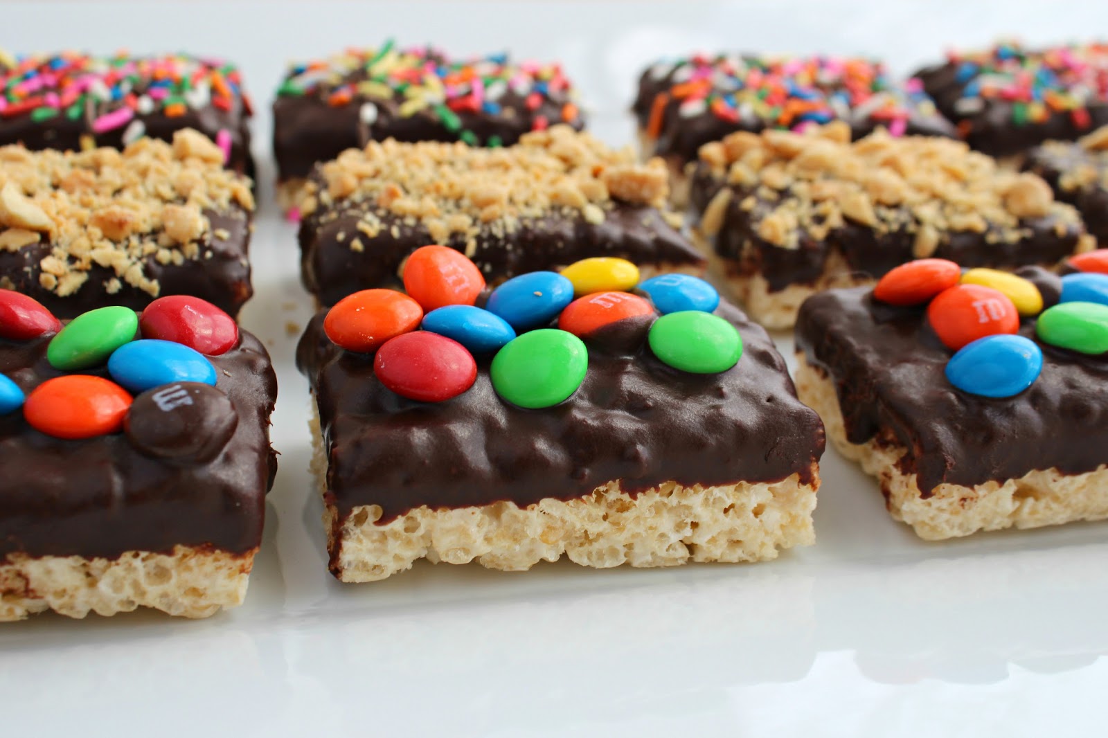 Chocolate-covered “Rice Krispies Treats” Pops – Yumminess on a