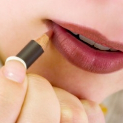 lip liner, trick, make-up, cosmetics, lipstick application