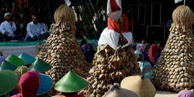 Tradisi Unik Lebaran di Berbagai Daerah di Indonesia Tradisi Unik Lebaran di Berbagai Daerah di Indonesia