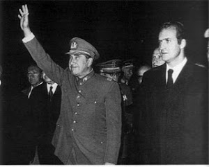 El rey Juan Carlos con el dictador Pinochet