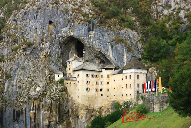 El castillo de Predjama incrustado en la montaña