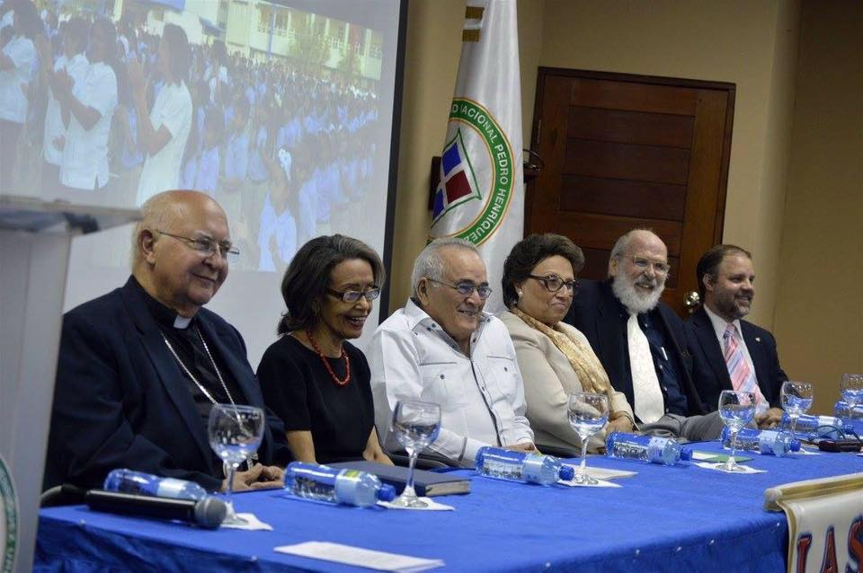 Album 50 Aniversario Colegio Dominicano de la Salle Cien Biografías para recordar