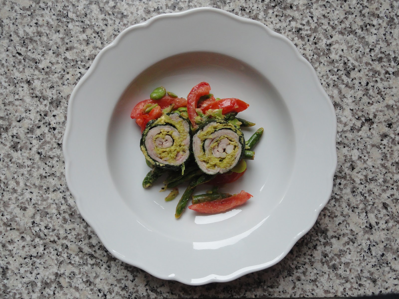 KüchenKlassiker: Kaninchenroulade Spargel Tomaten