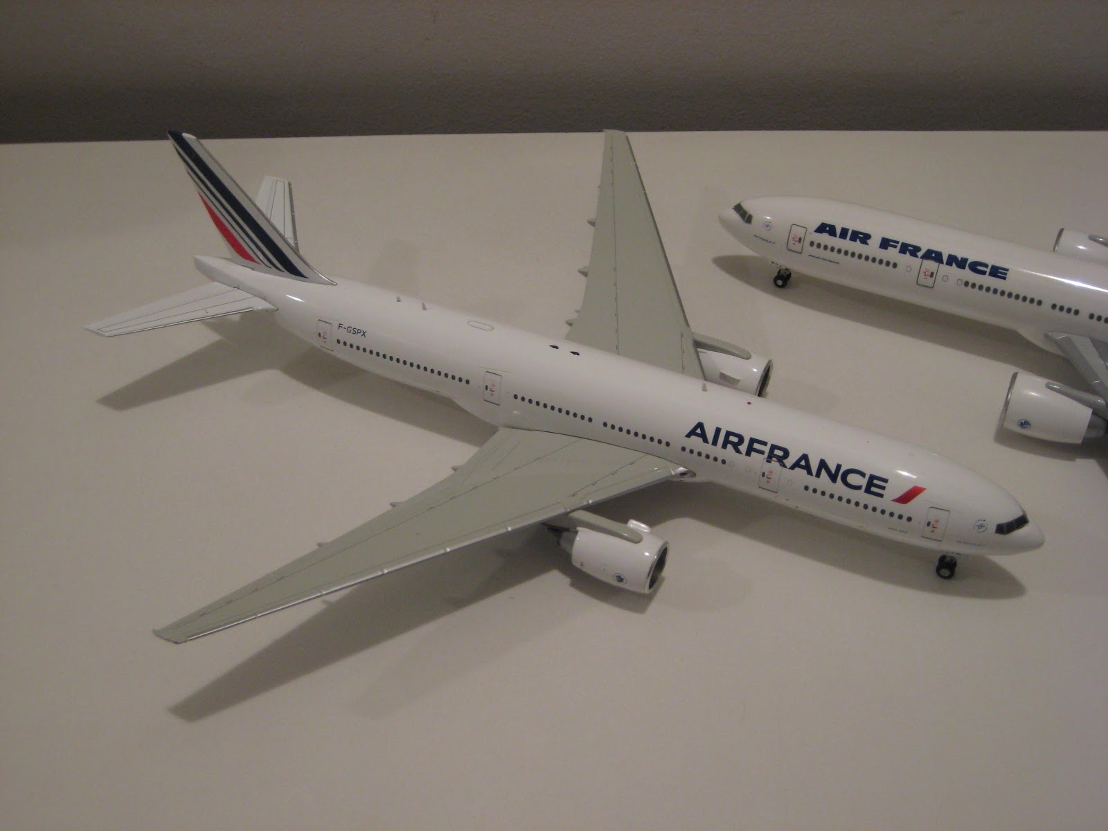 Miniature planes 777200ER AIR FRANCE FGSPX 1200 SCALE