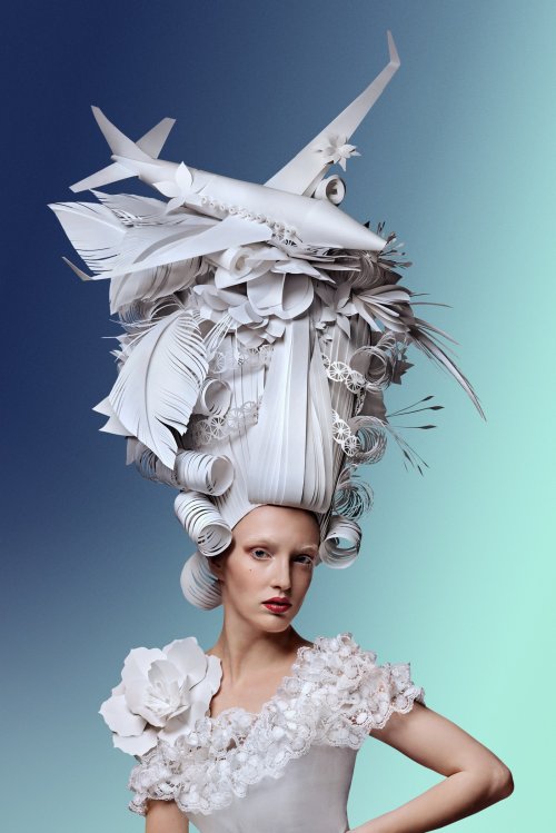 As perucas de papel inspiradas no barroco e rococó de Asya Kozina e Dmitriy Kozin Asya Kozina e Dmitriy Kozin esculturas de papel perucas penteados arte barroco rococó