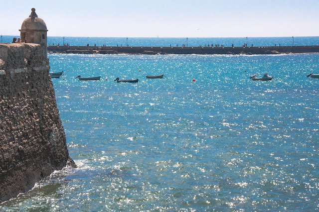 Castillo de Santa Catalina Cádiz, a porta da Andaluzia, na Espanha