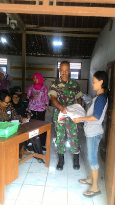 BABINSA DS.GLONGGONG JAMIN PEMBAGIAN RASTRA AMAN