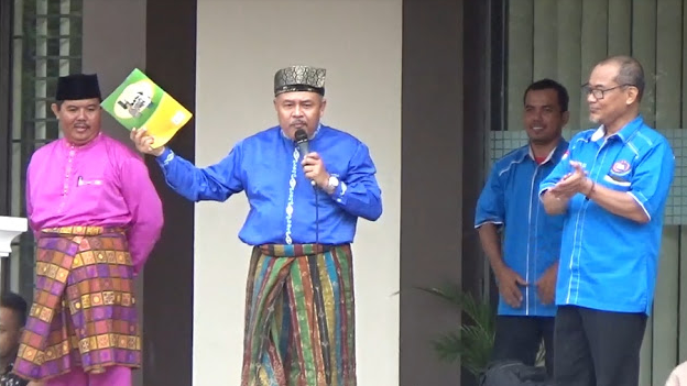 Kepala Sekolah SMP Negeri 4 Pekanbaru, H. Ridwan