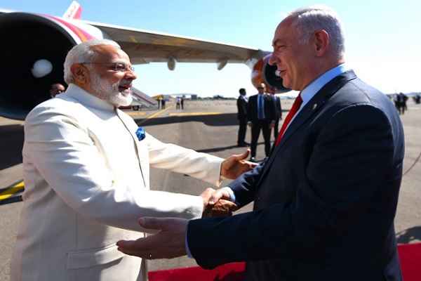 israel-pm-benjamin-netanyahu-warm-welcome-pm-narendra-modi