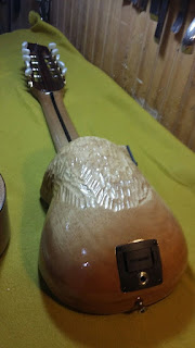 Charango Claudio Rojas Caro (luthier) Charango Claudio Rojas Caro (luthier)