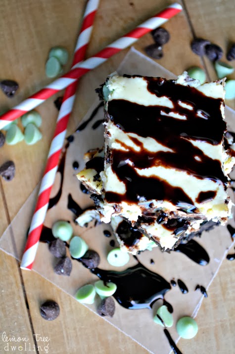 Mint Oreo Cheesecake Bars - the perfect holiday treat!!