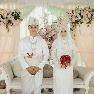 Foto Baju Pengantin Muslim Putih Elegan Foto Baju Pengantin Muslim Putih Elegan