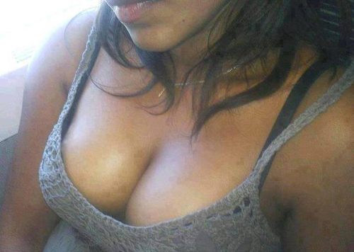 Big S Indian Hot Cleavage