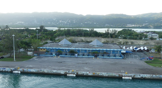 Jamaika - Cruise Port Montego Bay Jamaika - Cruise Port Montego Bay; Montego Bay Terminal, Buildings & Shopping Mall