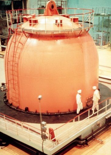 Daniel Gubba - Set and Props.: Design for Film - Batman: The Riddler's Lair