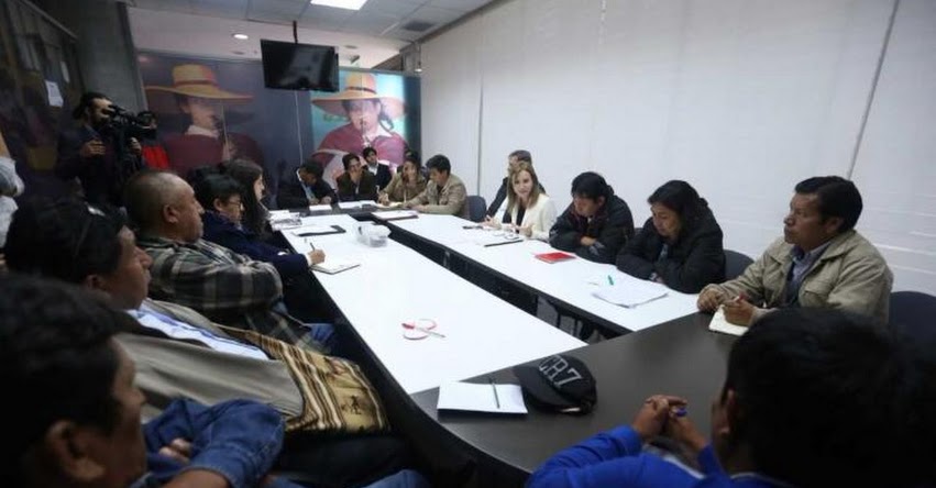 MINEDU insta a maestros levantar huelga y dialogar en mesas técnicas - www.minedu.gob.pe MINEDU insta a maestros levantar huelga y dialogar en mesas técnicas - www.minedu.gob.pe