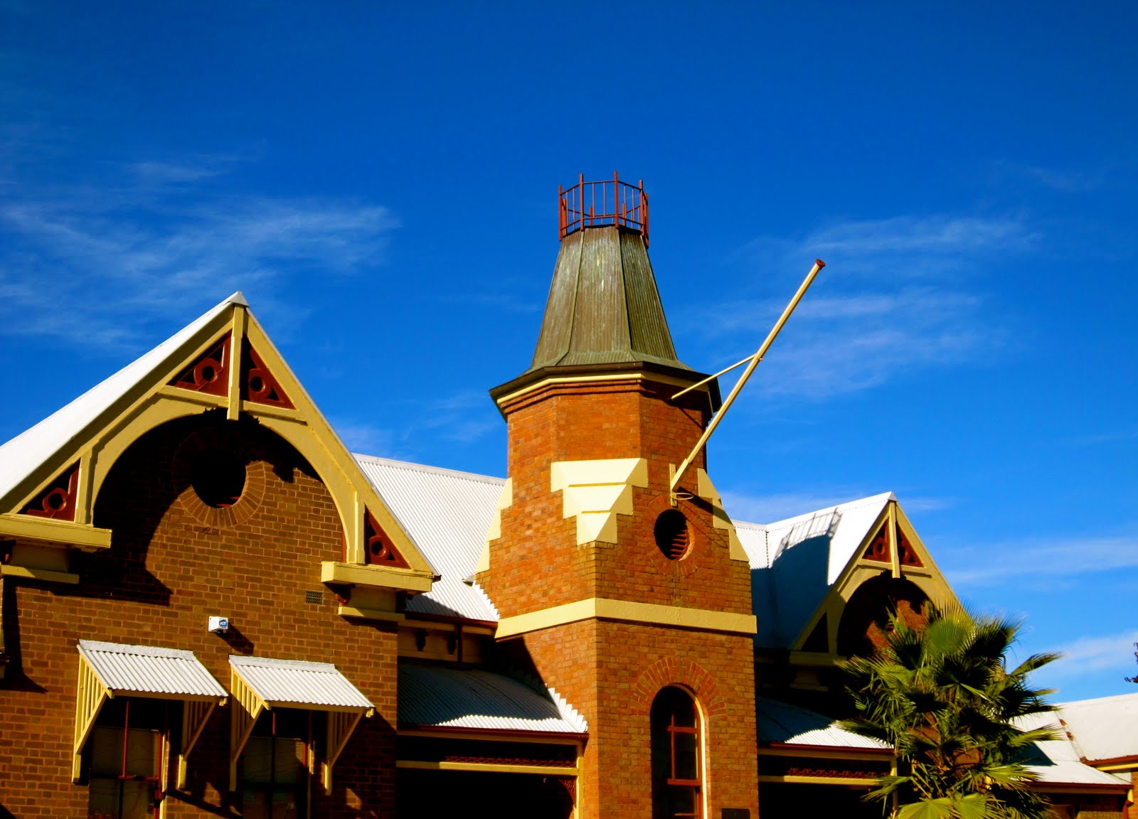 One Hungry Hen Cootamundra Visitor Information Centre, Cootamundra