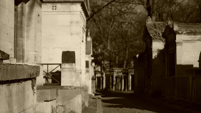 Τα Τέσσερα Στοιχεία (ή...Στοιχειά) του Νεκροταφείου Père Lachaise