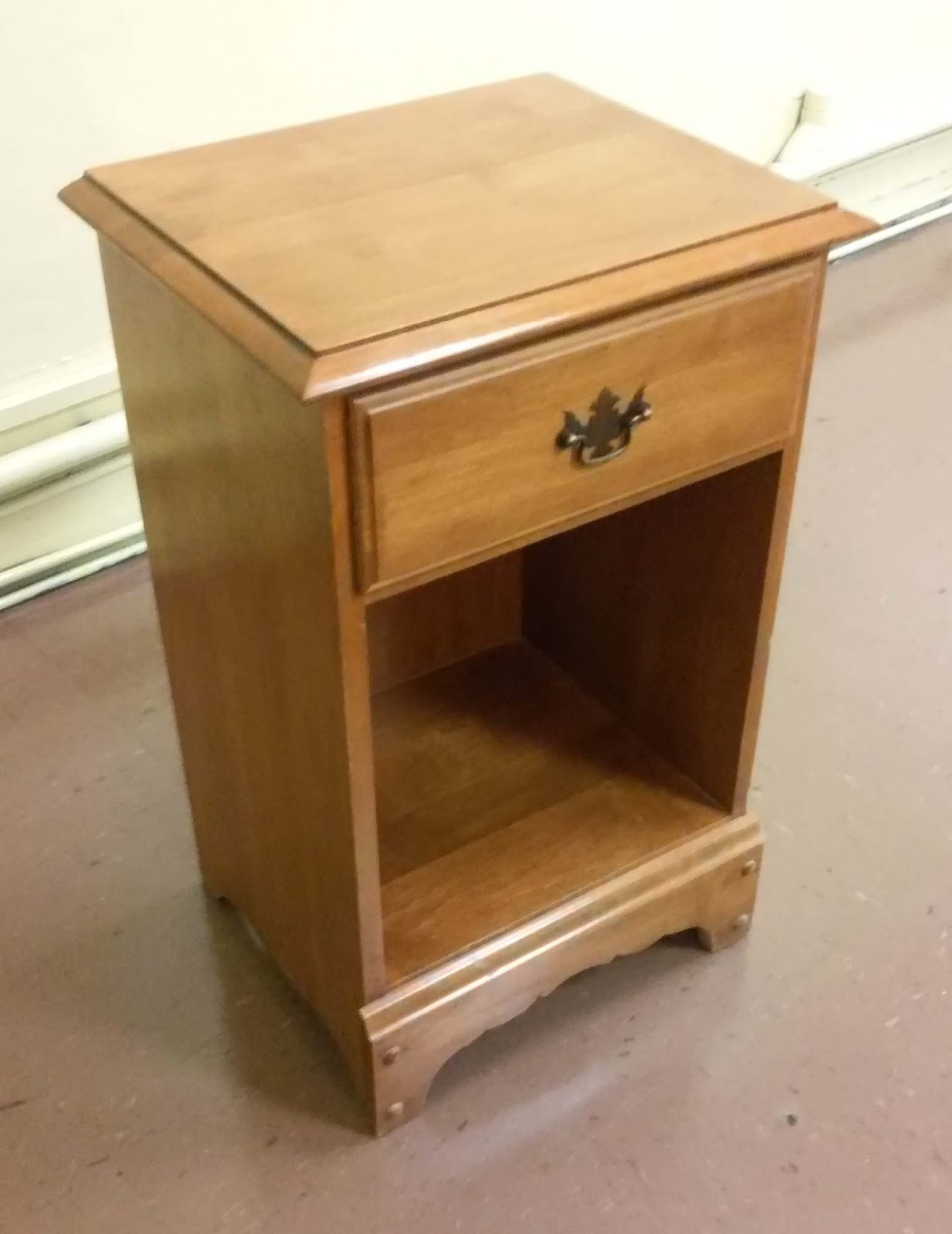 UHURU FURNITURE & COLLECTIBLES SOLD Maple Nightstand 40