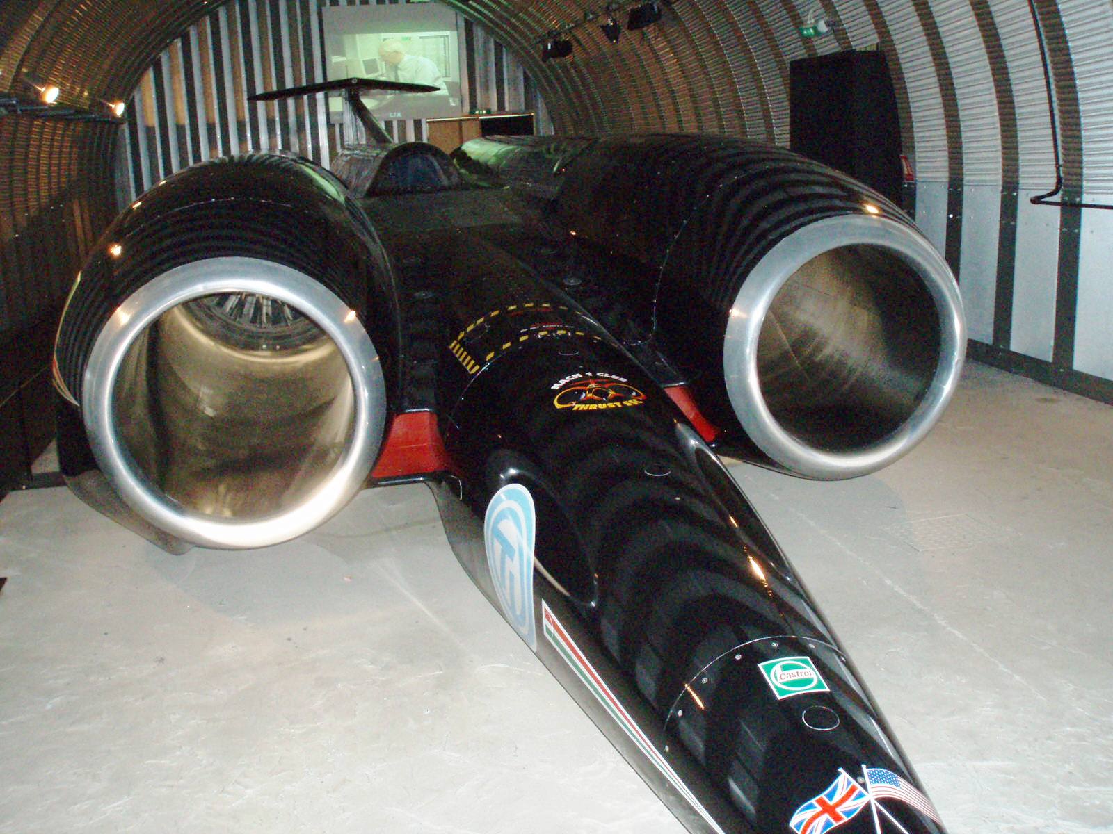 No speed limit! WORLD SPEED RECORDS ON LAND