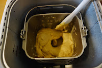 家庭用パン焼き器　HB　で作った低糖質パン　糖質制限ダイエットにどうぞ　　ホームベーカリー（パナソニックSD-BH105　HB）で焼きました　低糖質　糖質制限　ダイエット　メニュー　作り方　レシピ　　パン焼き機　全粒粉　低糖類　ラカント　パルスウィート　バイタミックス　ミキサー　乾燥大豆　大豆粉　卵　たまご　　砂糖を使わない　簡単　グルテン　少な目　チーズ