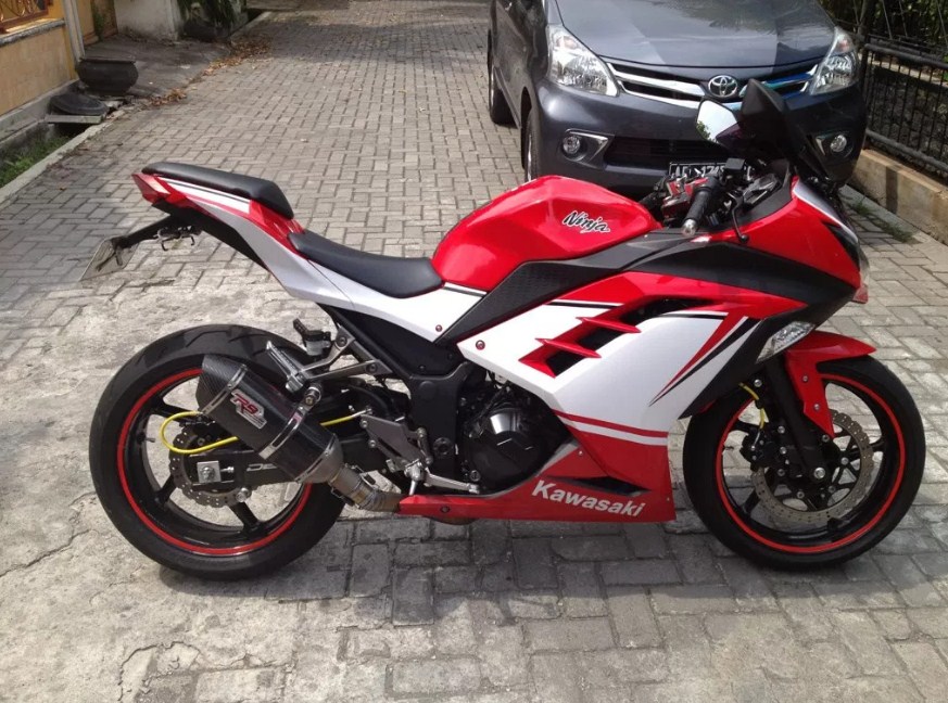 Modifikasi Ninja 250 FI Merah