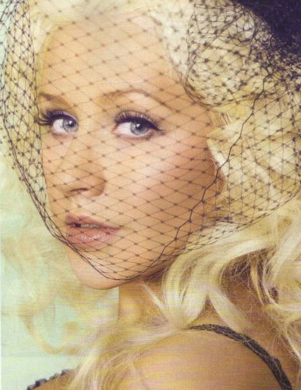 Christina Aguilera Para A Marie Claire Woman Chic