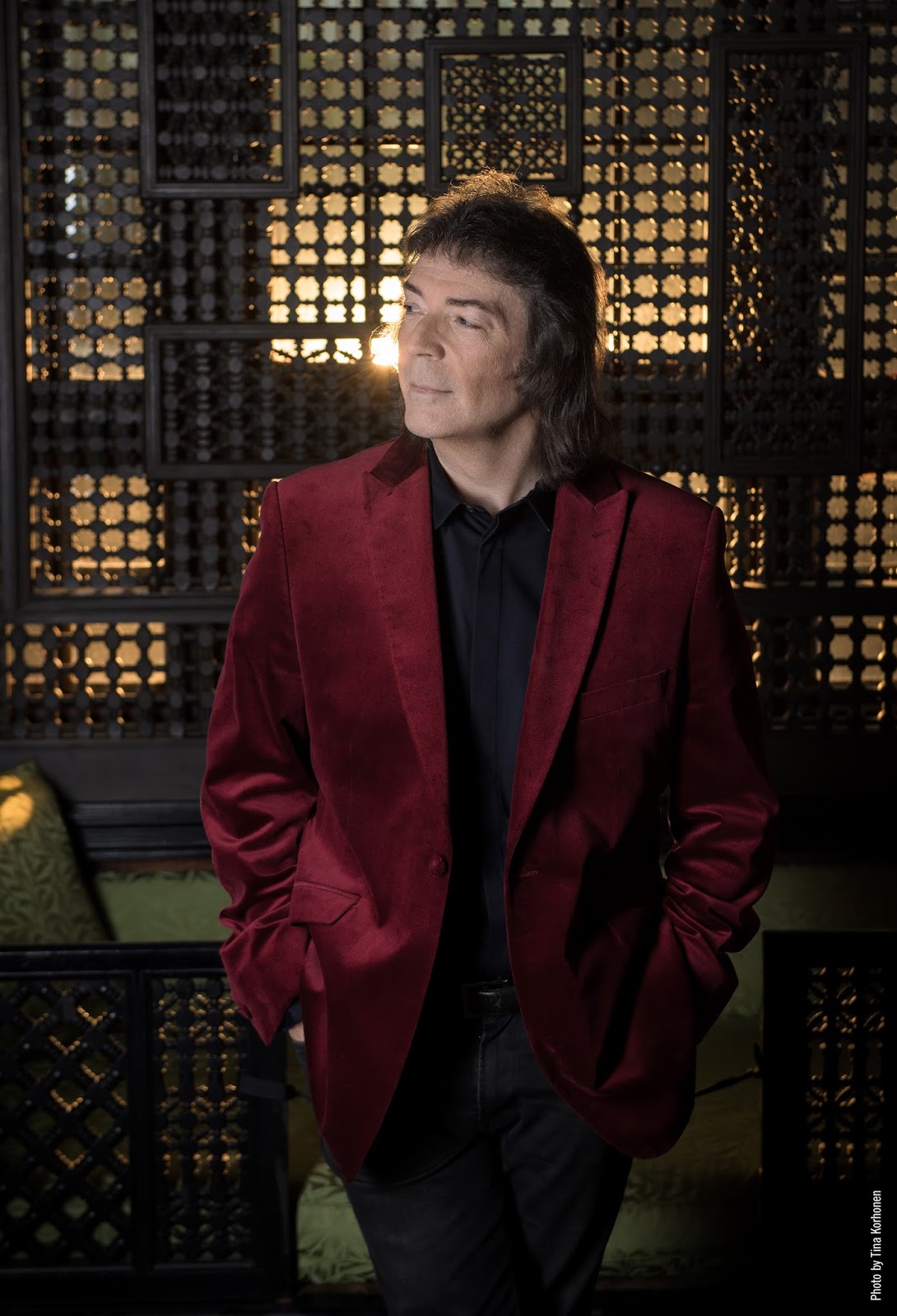 News Former Genesis Guitarist Steve Hackett Releases