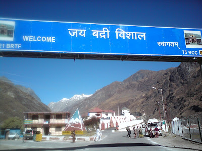 The regional boards welcomes us to the holy town of Badrinath