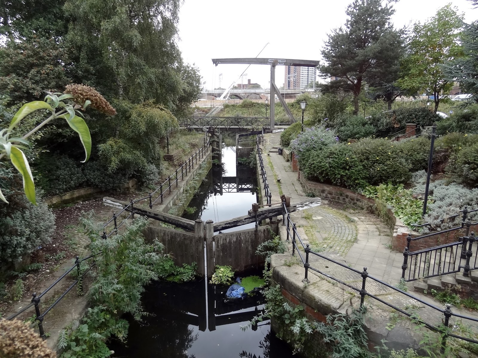 A Blog on the Landscape!: Finding the Manchester, Bury Bolton Canal.