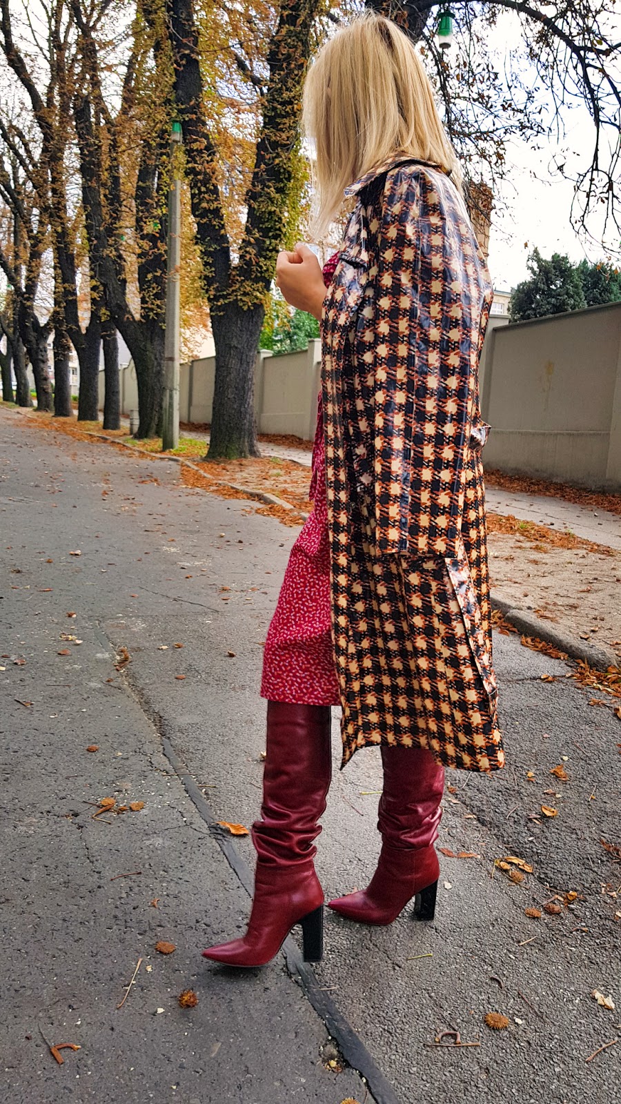 fashion; inspiration; fall; jesien; trendy; zara; kozaki; krata płaszcz; red dress