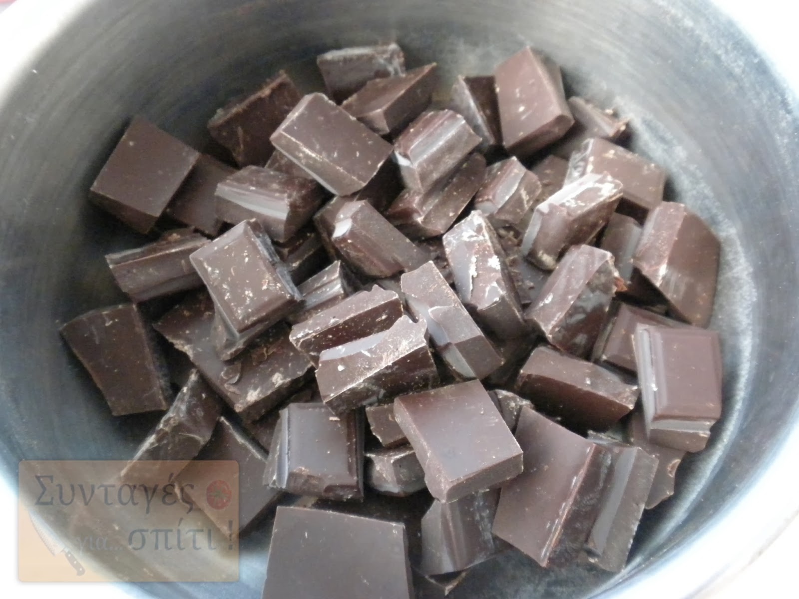 Σοκολάτα κουβερτούρα λιώσιμο