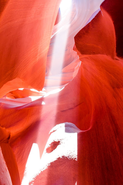 Antelope Canyon sun rays, lower canyon