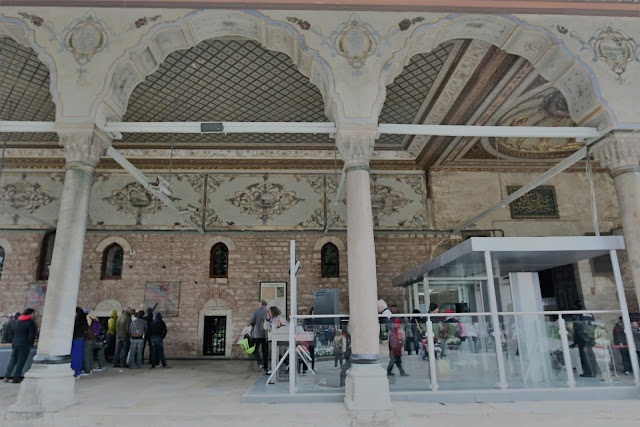 Topkapi Palace is filled with Ottoman designs and architecture for almost 400 years in Istanbul, Turkey Topkapi Palace is filled with Ottoman designs and architecture for almost 400 years in Istanbul, Turkey
