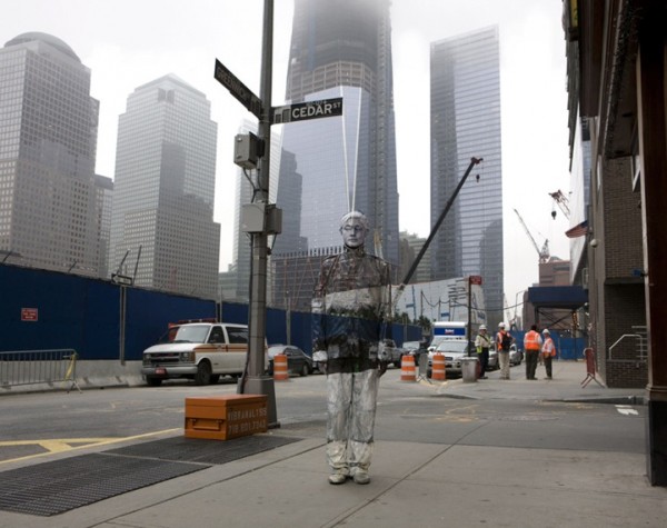THOUGHTS ON ARCHITECTURE AND URBANISM Some Urban Art Works By Liu Bolin viralmente-liu-bolin-hiding-in-the-city